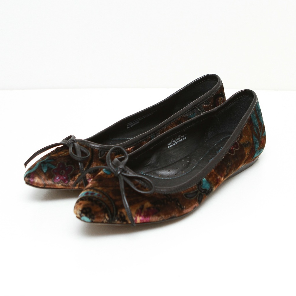 NWOB Born Crown Paisley Velvet Flats Sz 8
